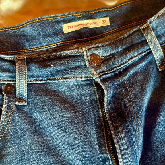 Levis 724 high rise straight jeans Size 32 - Picture 2 of 4